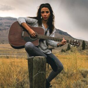 Live Music on the Lawn with Andra Cova